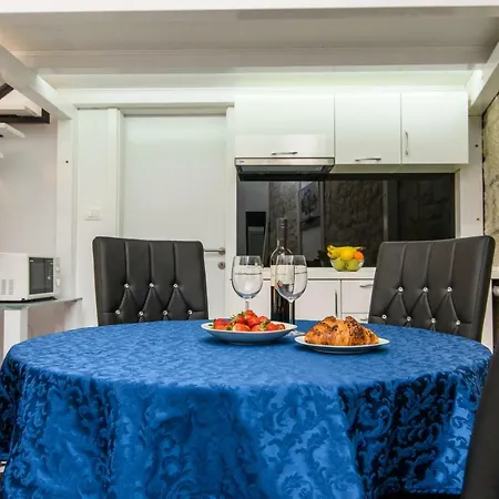 Studio Apartman Rea Trogir Exterior photo
