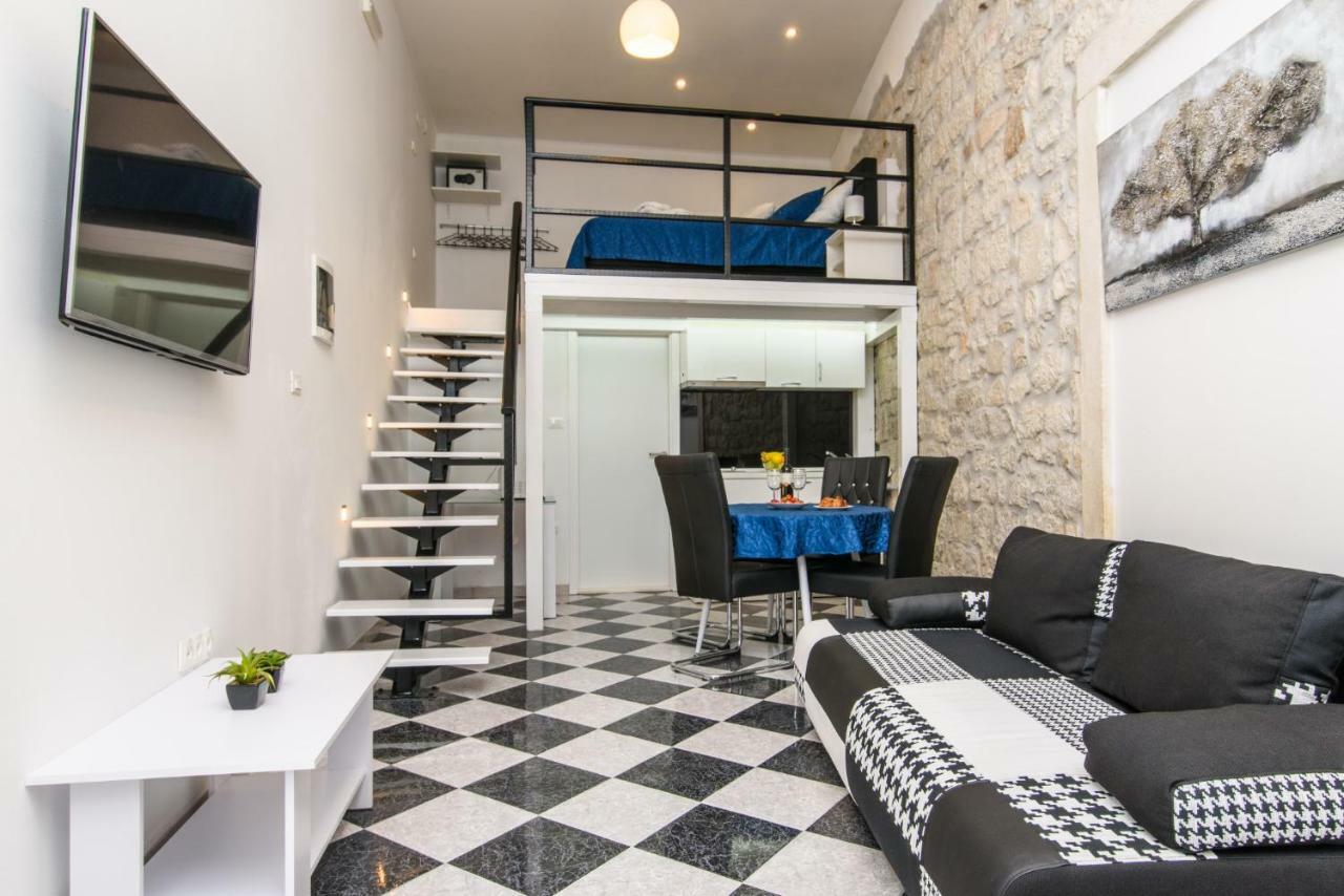 Rea Trogir